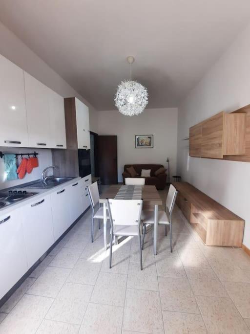 Appartamento In Villa Con Pineta 레포라노 외부 사진